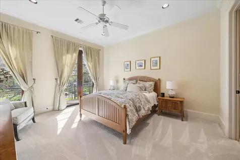107 Willowend Drive Hunters Creek Village TX 77024