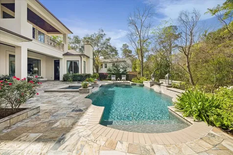 107 Willowend Drive Hunters Creek Village TX 77024
