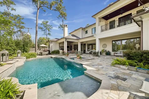 107 Willowend Drive Hunters Creek Village TX 77024