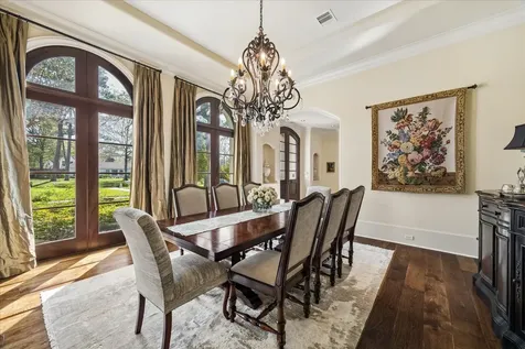 107 Willowend Drive Hunters Creek Village TX 77024