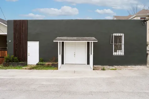 1719 Gentry Street Houston TX 77009
