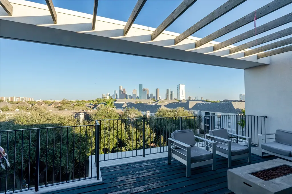 709 Memorial Heights Drive Houston TX 77007