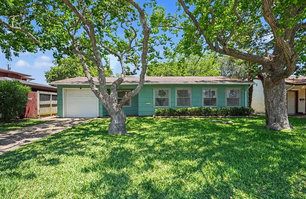 126 Bonita Avenue Galveston TX 77550