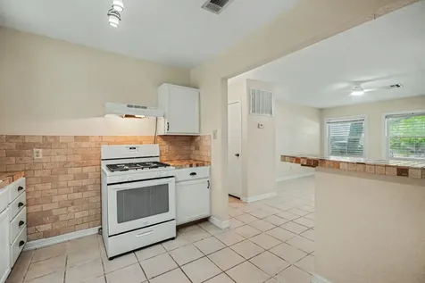 126 Bonita Avenue Galveston TX 77550