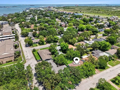 126 Bonita Avenue Galveston TX 77550