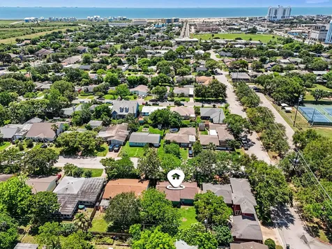 126 Bonita Avenue Galveston TX 77550