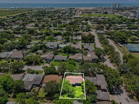 126 Bonita Avenue Galveston TX 77550