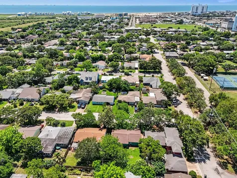 126 Bonita Avenue Galveston TX 77550
