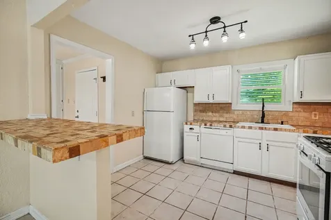 126 Bonita Avenue Galveston TX 77550