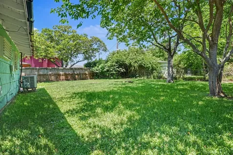 126 Bonita Avenue Galveston TX 77550