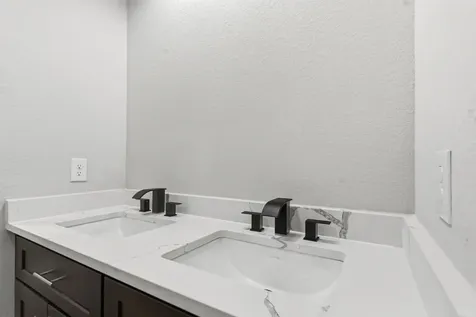 1544 County Road 3548 Cleveland TX 77327