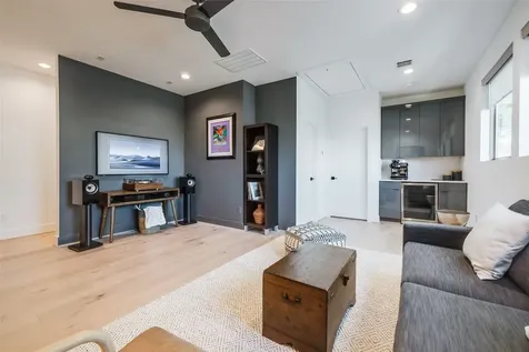 602 W Clay Street Houston TX 77019