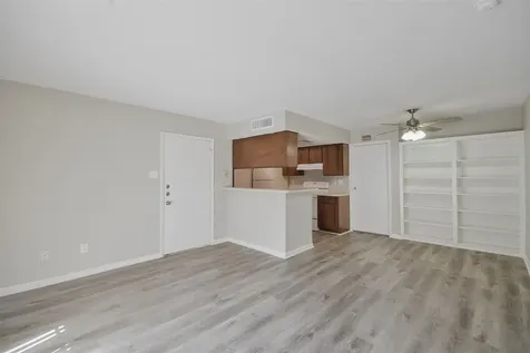 12905 Woodforest Boulevard 607 Houston TX 77015