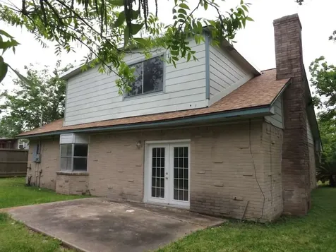 501 S Holmes Street La Porte TX 77571