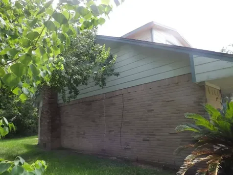 501 S Holmes Street La Porte TX 77571