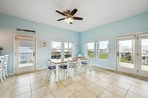 4015 Warchest Court Galveston TX 77554