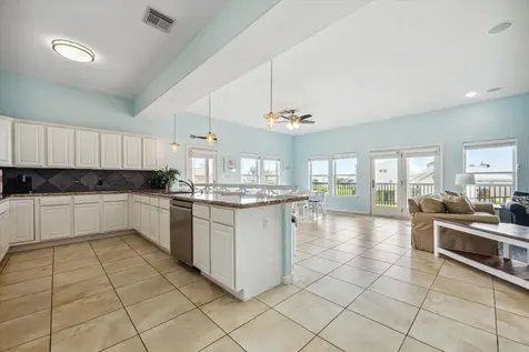 4015 Warchest Court Galveston TX 77554