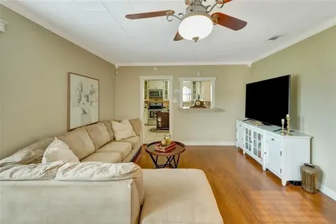 1702 N Vine Street Victoria TX 77901