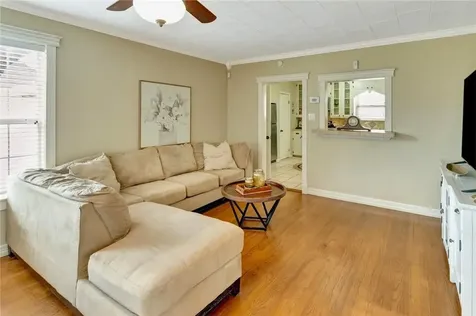 1702 N Vine Street Victoria TX 77901