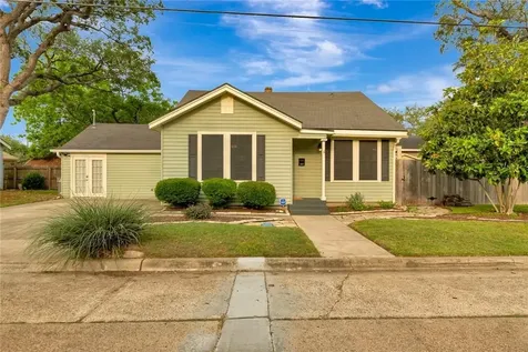 1702 N Vine Street Victoria TX 77901