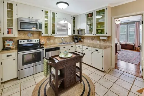 1702 N Vine Street Victoria TX 77901