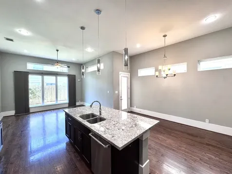 1605 Knox Street B Houston TX 77007