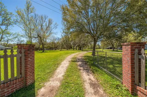 6009 Terrebonne Road Hitchcock TX 77563