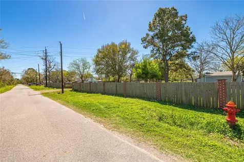 6009 Terrebonne Road Hitchcock TX 77563