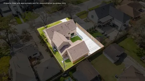 309 Avenue Of Oaks Street Houston TX 77009