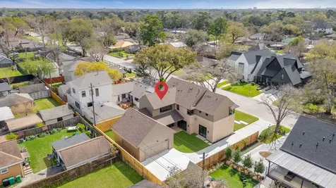 309 Avenue Of Oaks Street Houston TX 77009