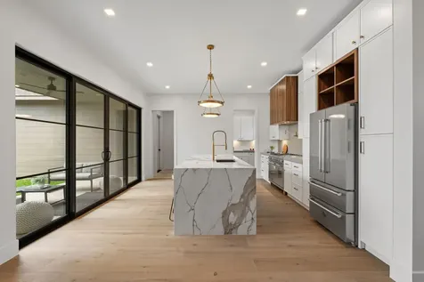 309 Avenue Of Oaks Street Houston TX 77009