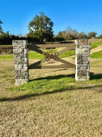 248 Cripple Creek Lane Angleton TX 77515