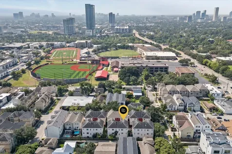 408 Parker Street Houston TX 77007