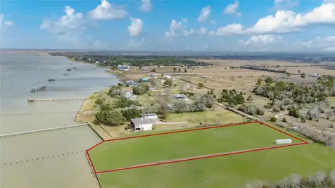 371 B Locke Road Anahuac TX 77514