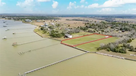 371 B Locke Road Anahuac TX 77514