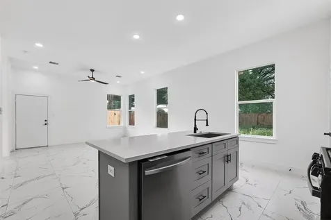9334 Waller Street Houston TX 77012
