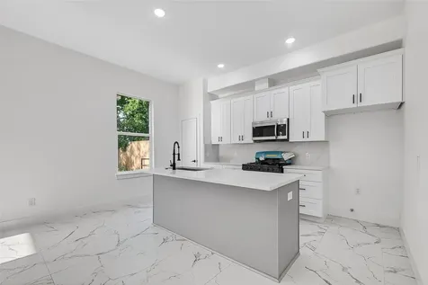 9334 Waller Street Houston TX 77012