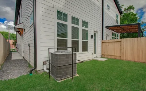 3206 Live Oak Street Houston TX 77004