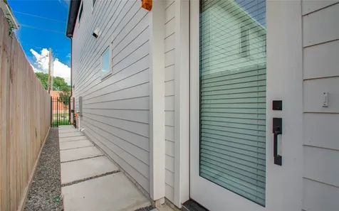3206 Live Oak Street Houston TX 77004