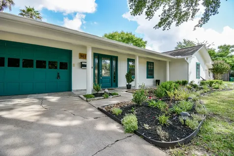 9614 Val Verde Street Houston TX 77063