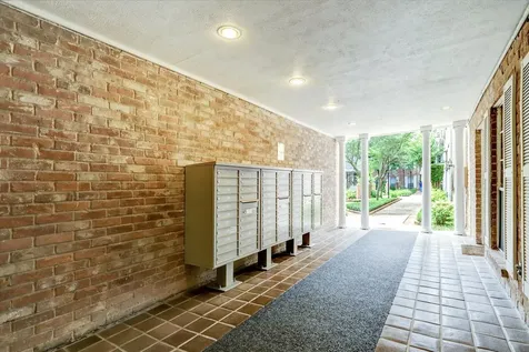 353 N Post Oak Lane 627 Houston TX 77024