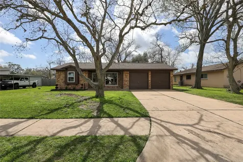 136 Talisman Street Lake Jackson TX 77566