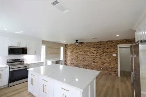 136 Talisman Street Lake Jackson TX 77566