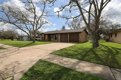 136 Talisman Street Lake Jackson TX 77566