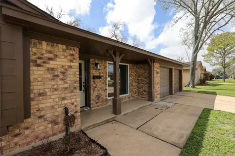 136 Talisman Street Lake Jackson TX 77566