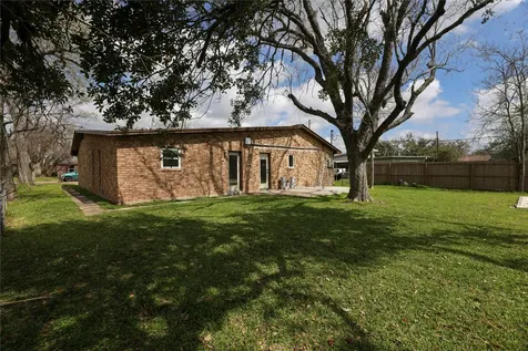 136 Talisman Street Lake Jackson TX 77566