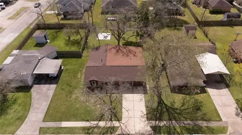 136 Talisman Street Lake Jackson TX 77566