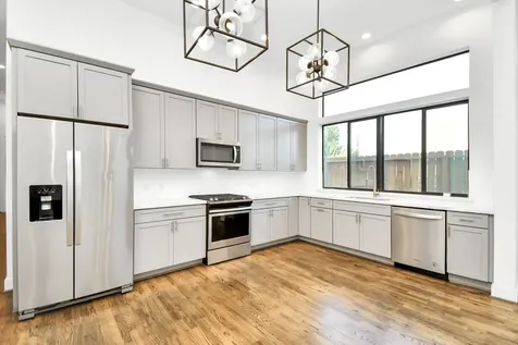 732 W 22nd Street A Houston TX 77008