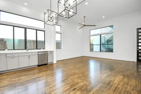 732 W 22nd Street A Houston TX 77008