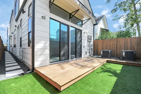 732 W 22nd Street A Houston TX 77008